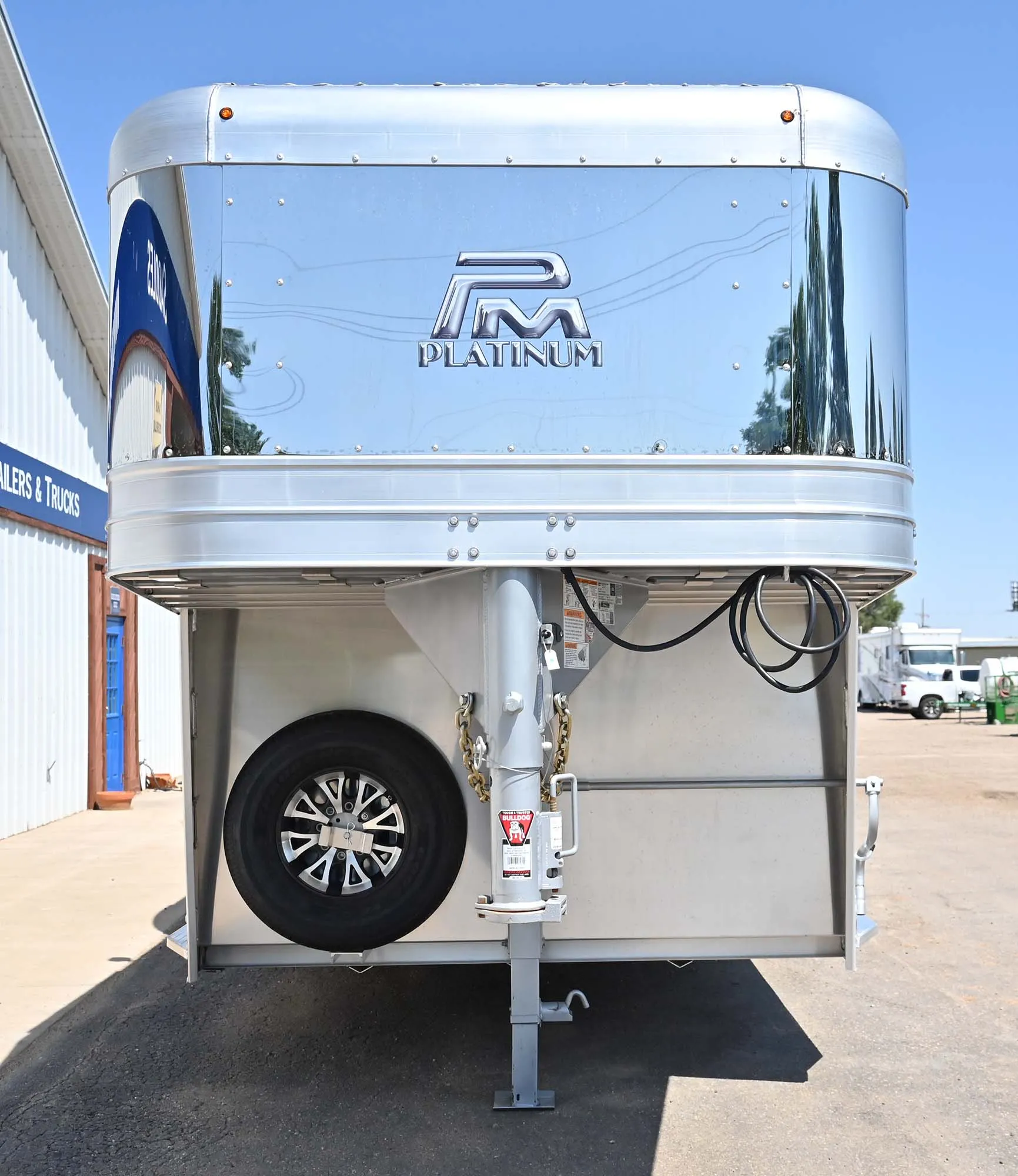 2025 Platinum Coach 22' C Sport Horse Trailer