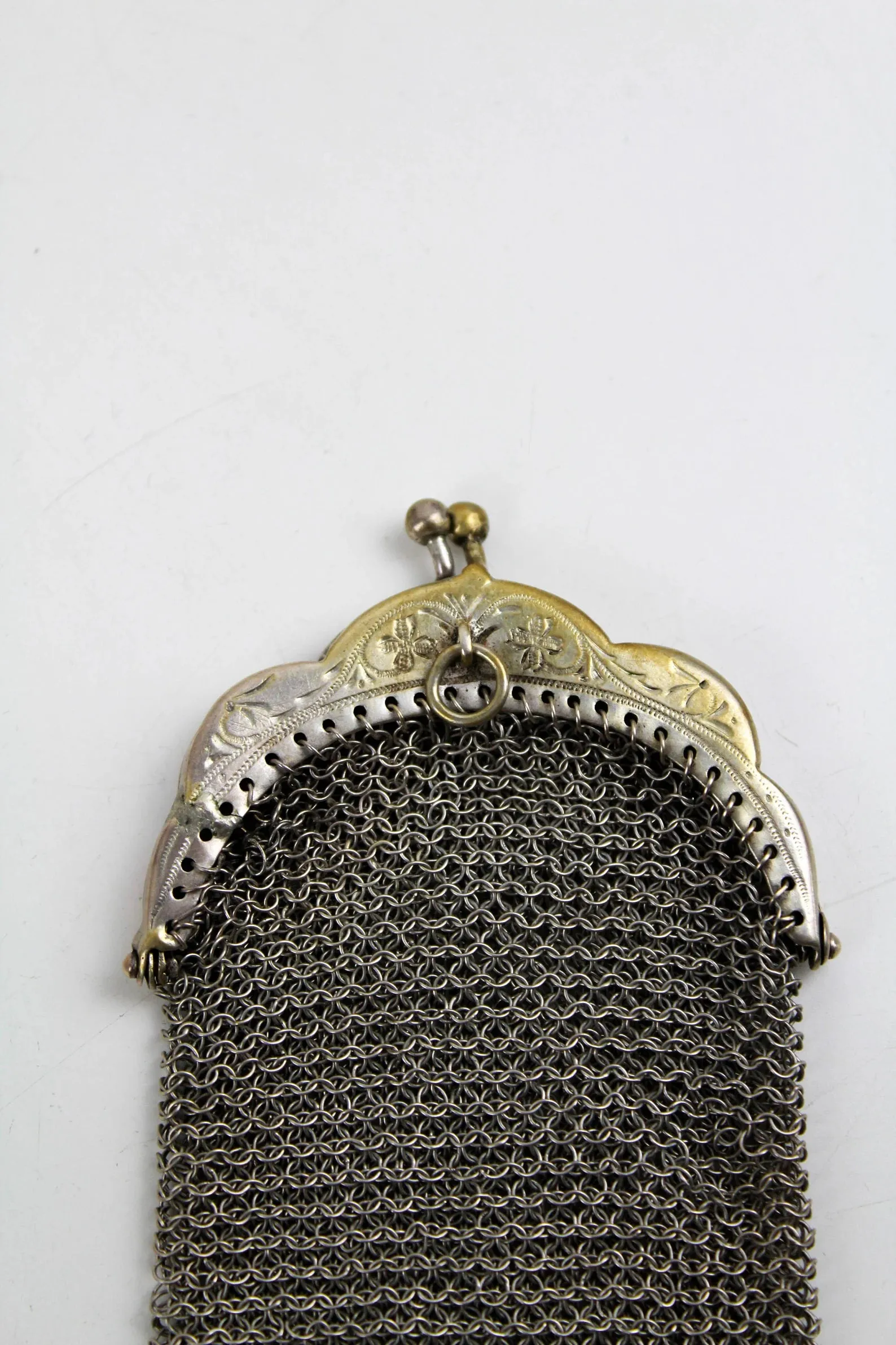 Antique Victorian Silver Chainmail Coin Purse with Kiss Clasp