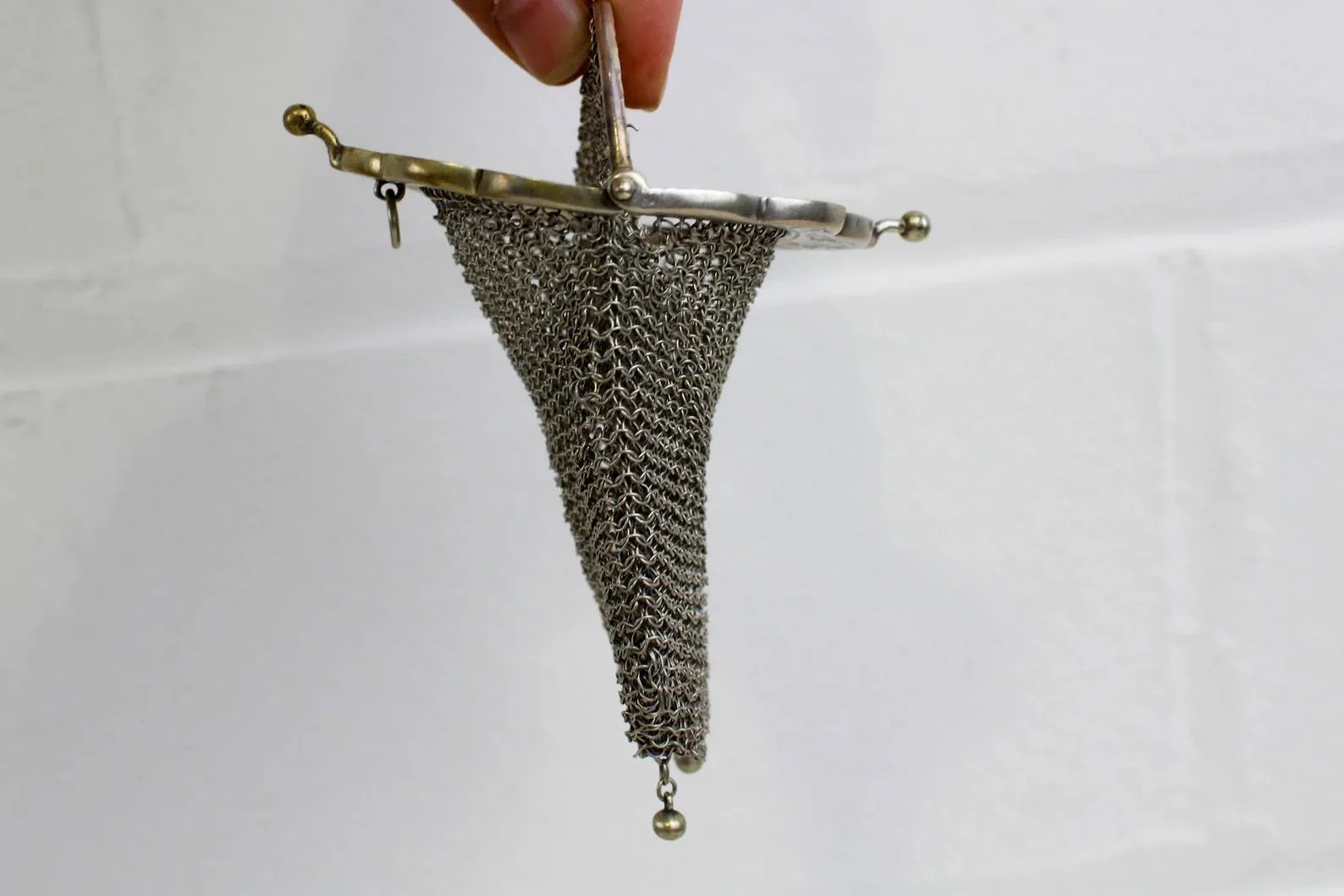 Antique Victorian Silver Chainmail Coin Purse with Kiss Clasp