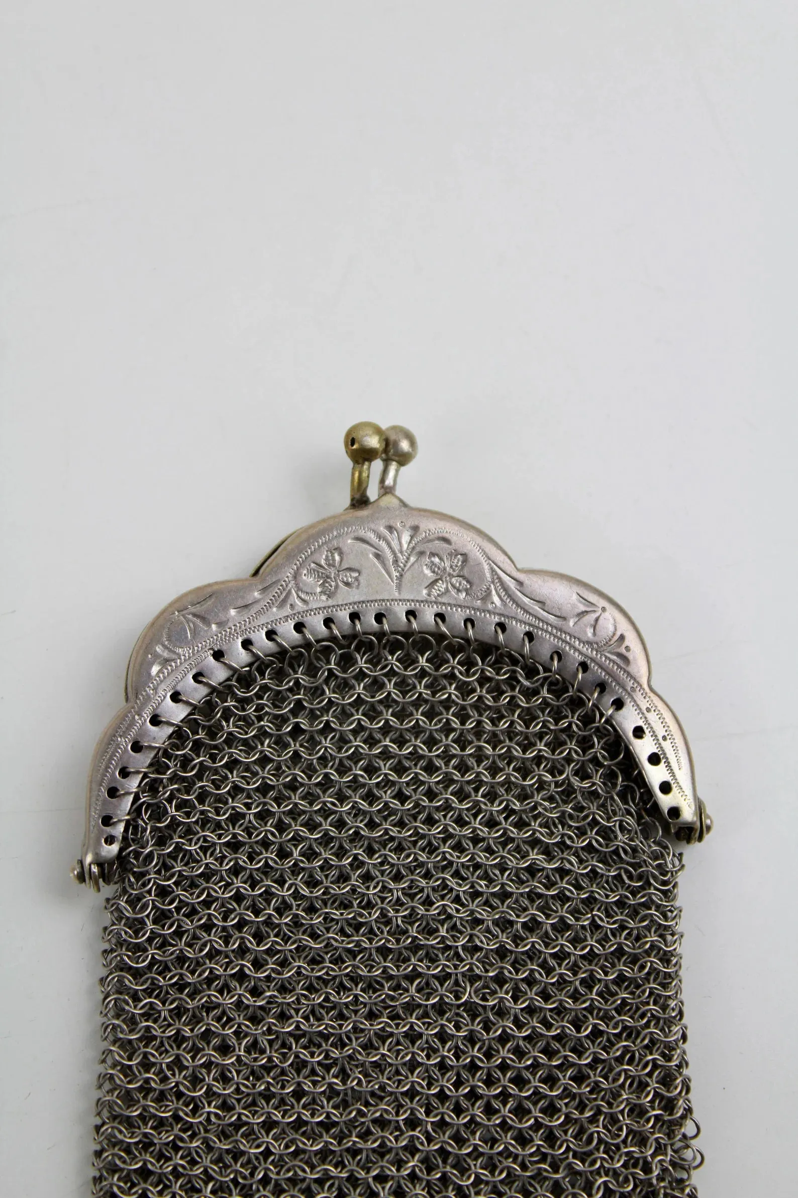 Antique Victorian Silver Chainmail Coin Purse with Kiss Clasp